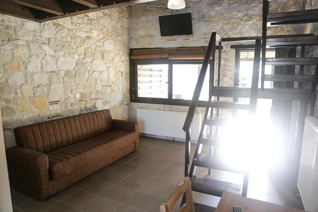 Gioulis Apartments & Studios Nea Plagia Zewnętrze zdjęcie